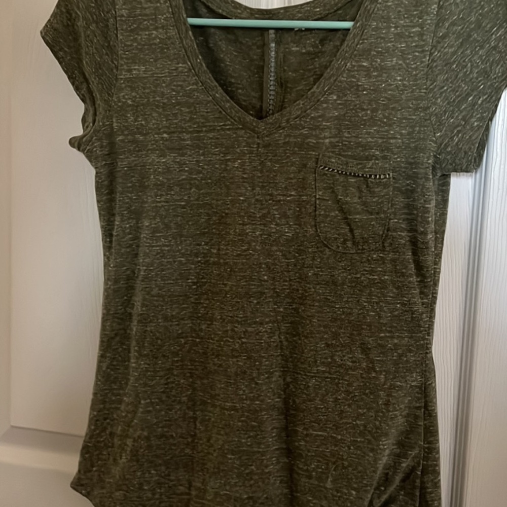 Green v-neck tee